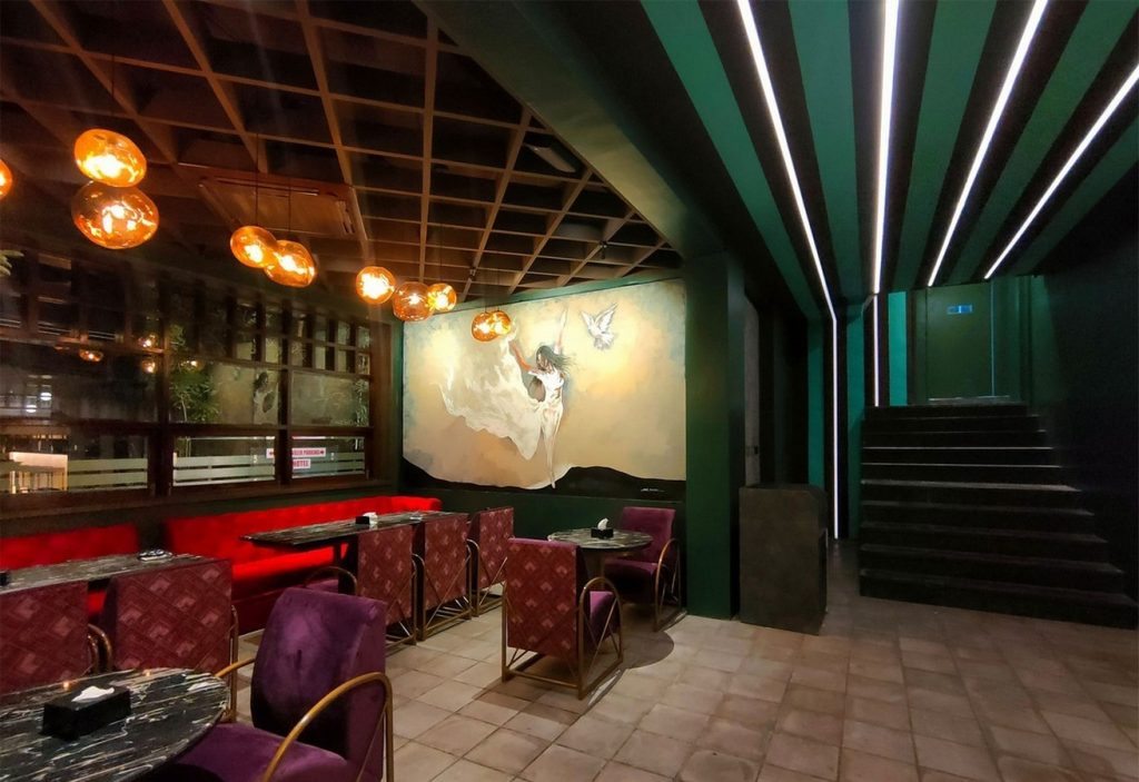 KITCHEN & BAR AT BHANDARKAR ROAD