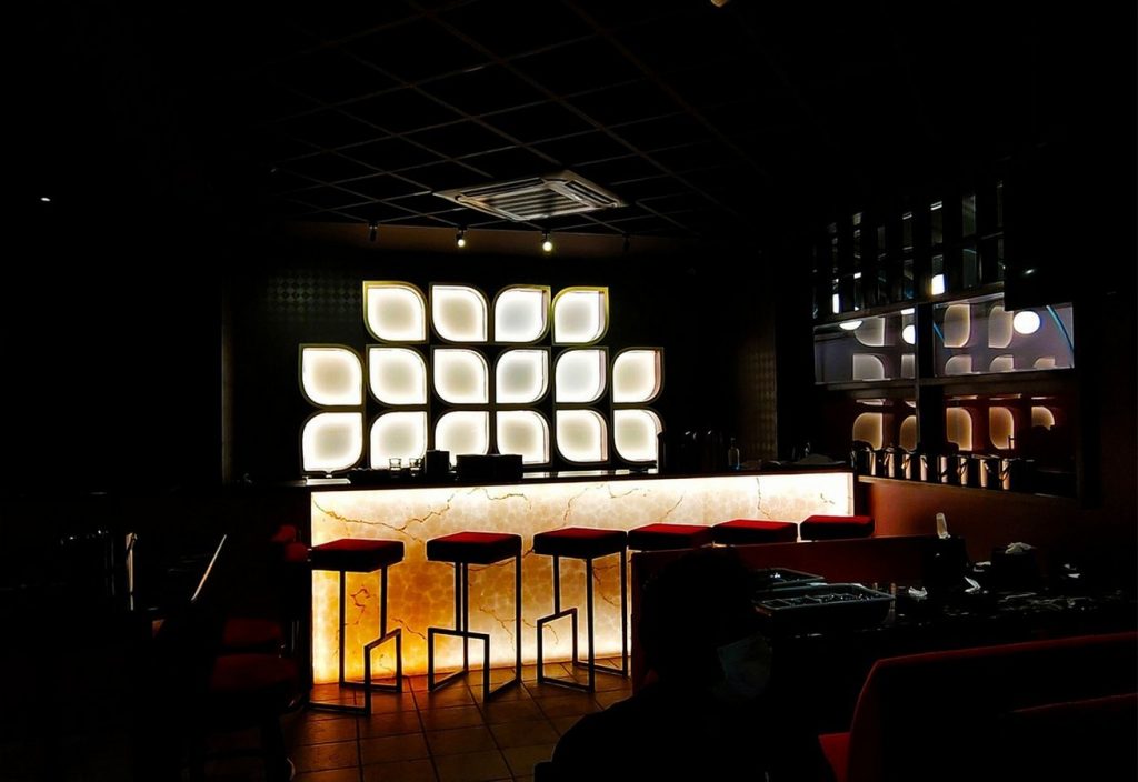 KITCHEN & BAR AT BHANDARKAR ROAD