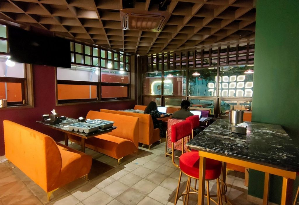 KITCHEN & BAR AT BHANDARKAR ROAD