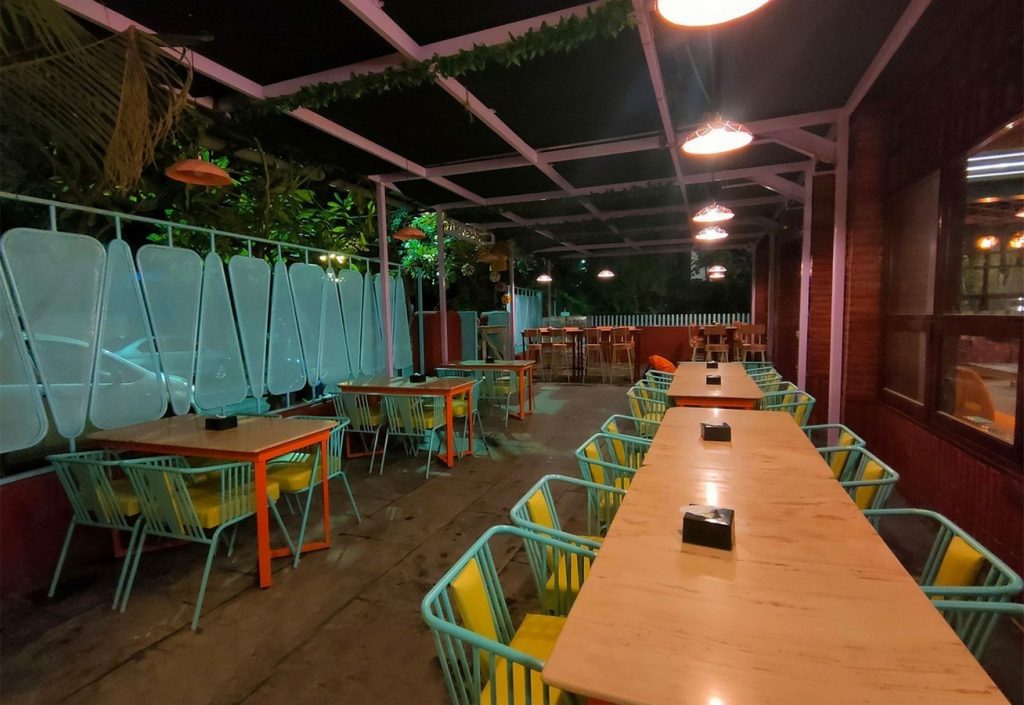 KITCHEN & BAR AT BHANDARKAR ROAD