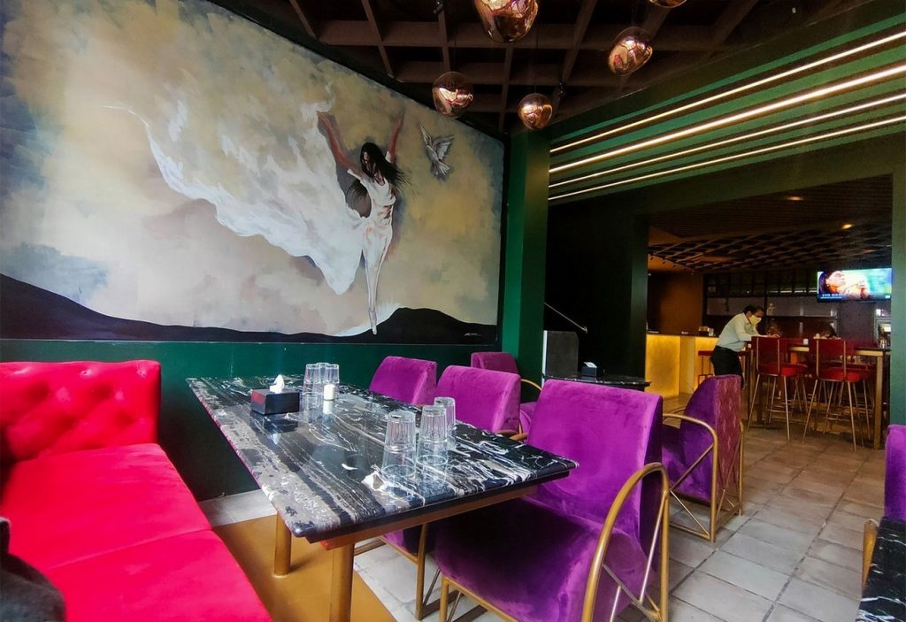 KITCHEN & BAR AT BHANDARKAR ROAD