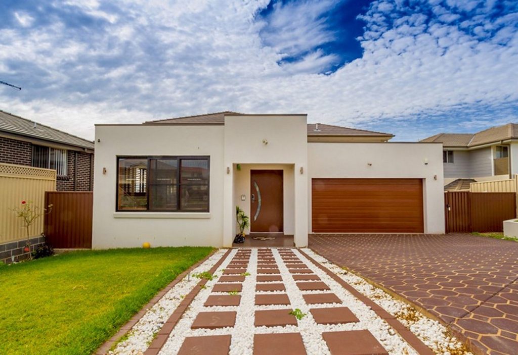 BUNGALOW AT SYDNEY